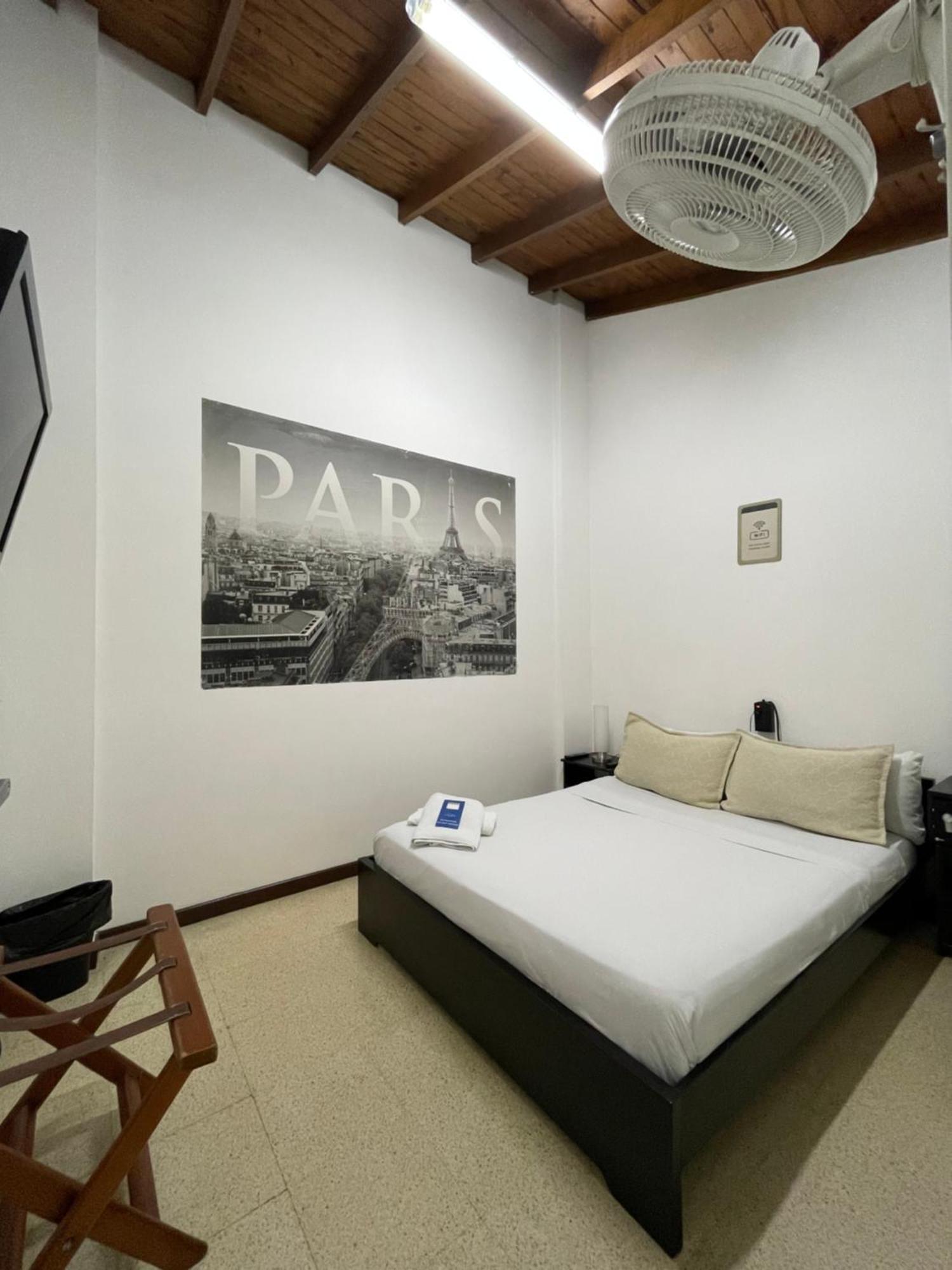 Hostal Lleras Calle 8 Medellín Eksteriør bilde