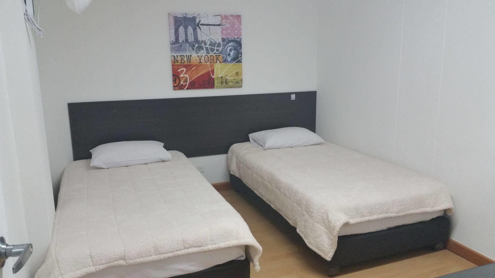 Hostal Lleras Calle 8 Medellín Eksteriør bilde