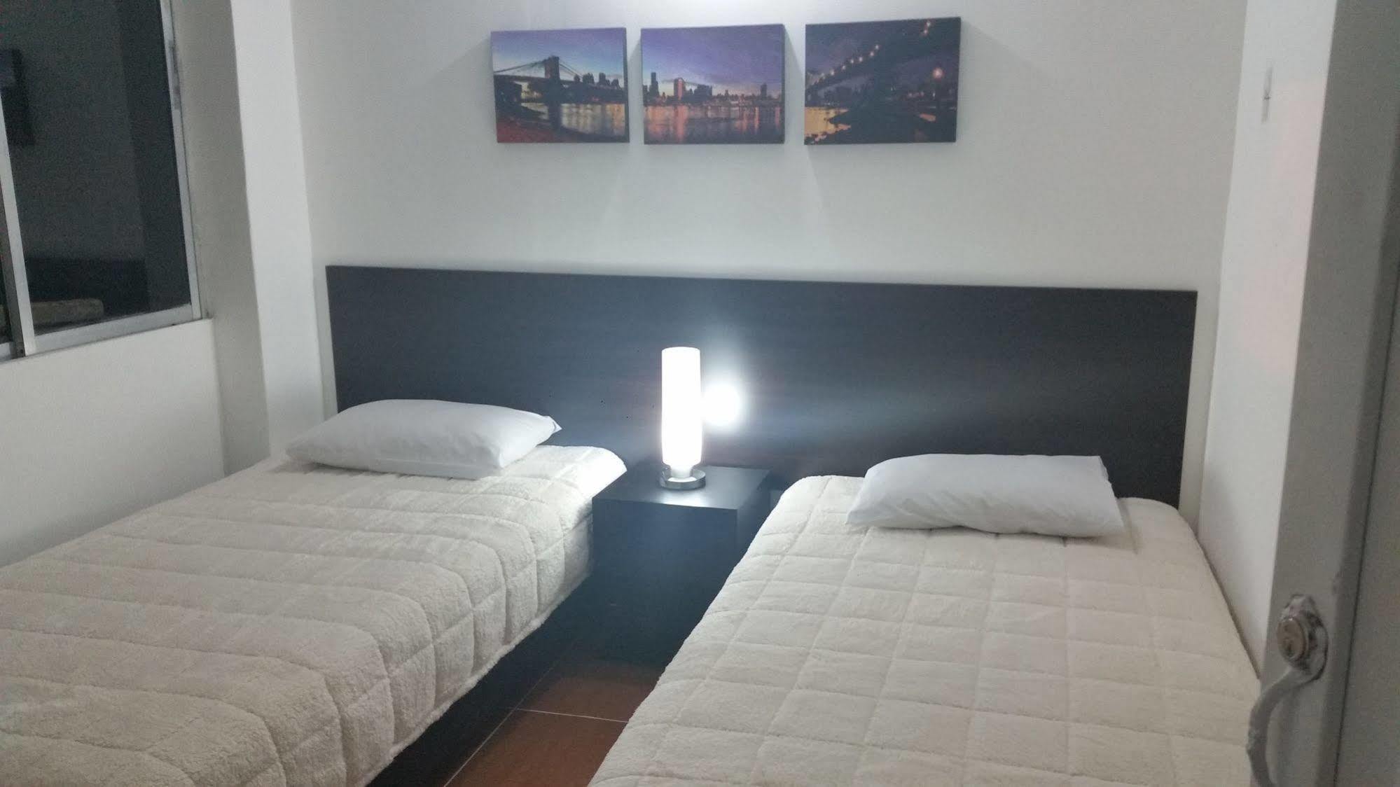 Hostal Lleras Calle 8 Medellín Eksteriør bilde